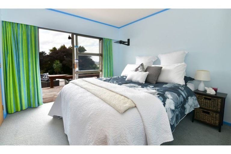 Photo of property in 77 Matija Place, Red Beach, 0932