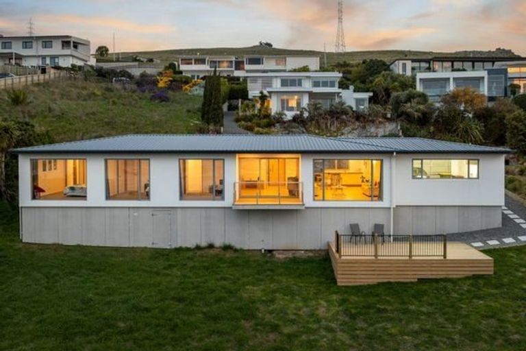 Photo of property in 5 Stoneyridge Close, Mount Pleasant, Christchurch, 8081