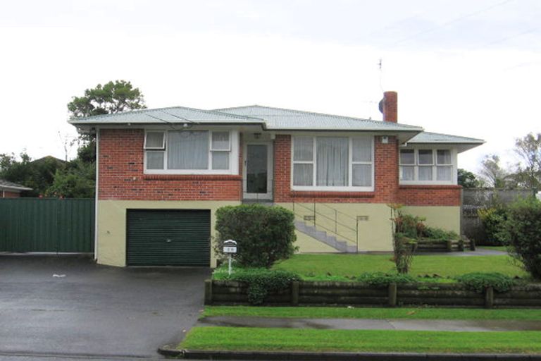 Photo of property in 39 Tiraumea Drive, Pakuranga, Auckland, 2010