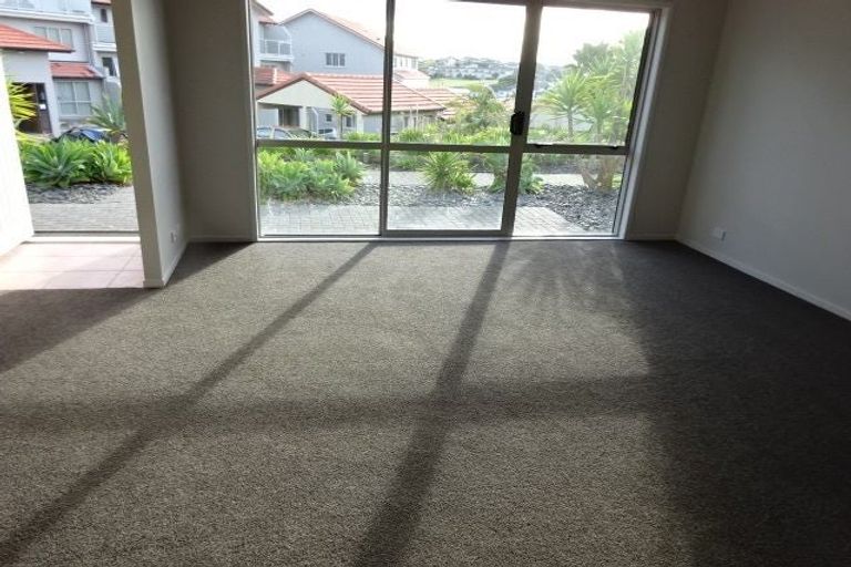 Photo of property in Santa Rosa, 2/340 Gulf Harbour Drive, Gulf Harbour, Whangaparaoa, 0930