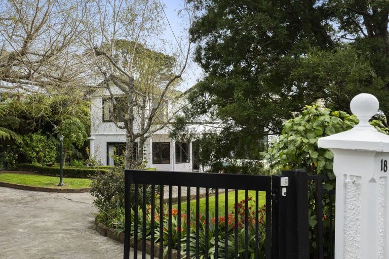 Photo of property in 18 Ridge Lane, New Plymouth, 4310