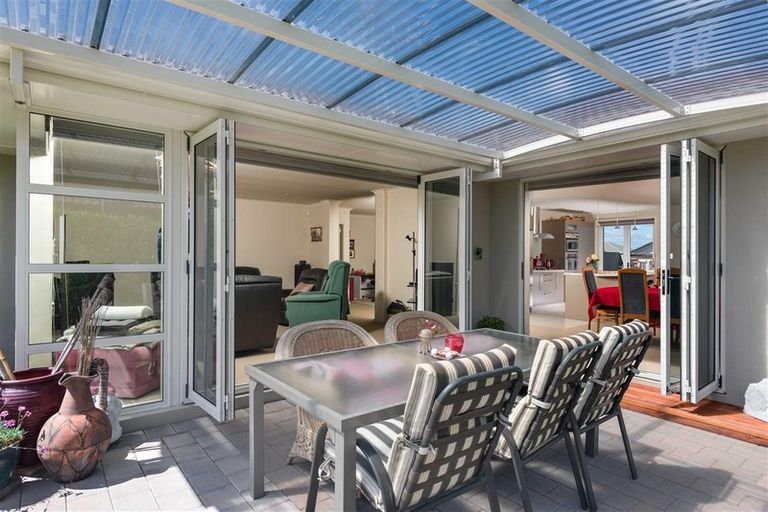 Photo of property in 51 Gibson Place, Papamoa Beach, Papamoa, 3118