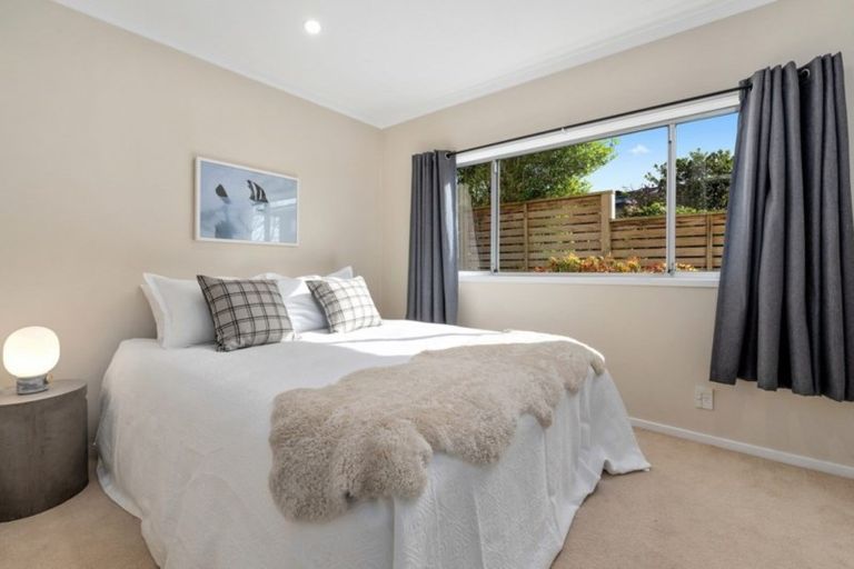 Photo of property in 4 Prestige Place, Castor Bay, Auckland, 0620