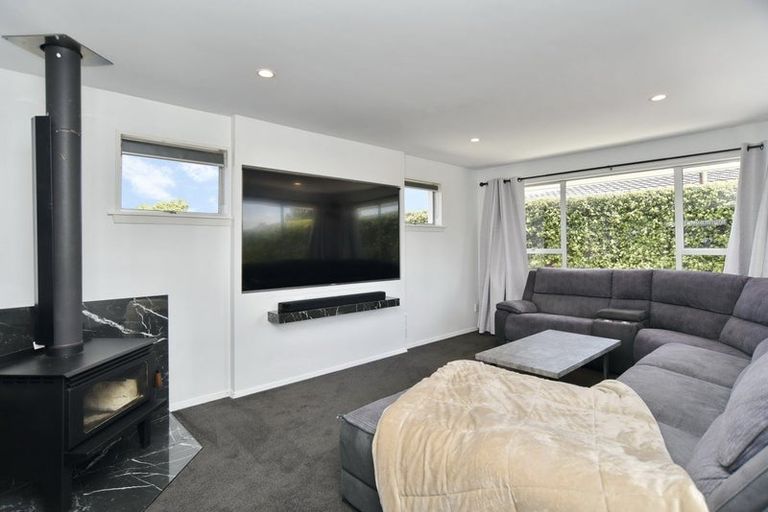Photo of property in 9 Heathglen Avenue, Parklands, Christchurch, 8083