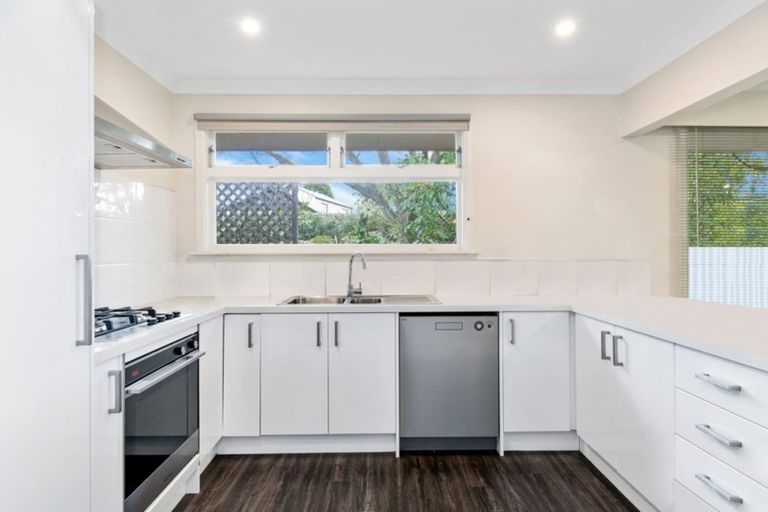 Photo of property in 213 Fifield Terrace, Opawa, Christchurch, 8023