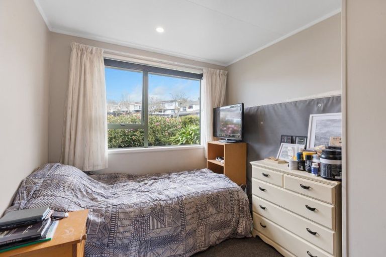Photo of property in 16 La Salle Drive, Westown, New Plymouth, 4310