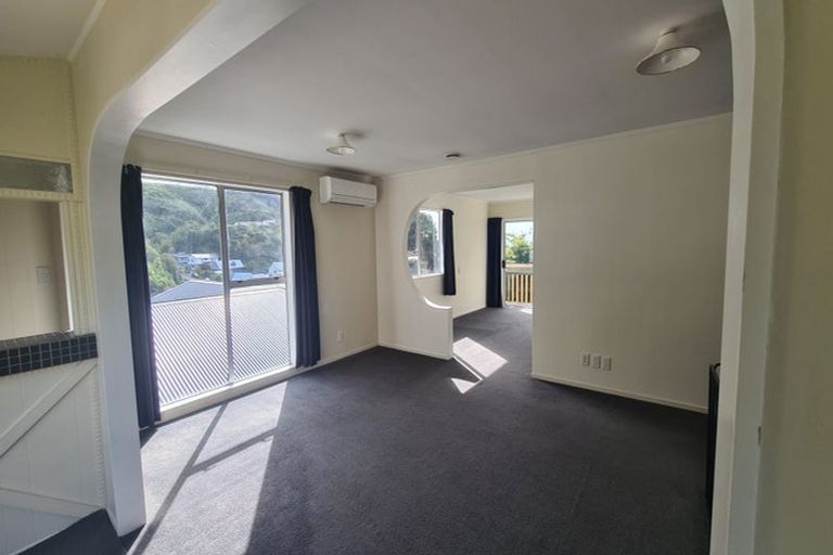 Photo of property in 13 Westhaven Drive, Tawa, Wellington, 5028