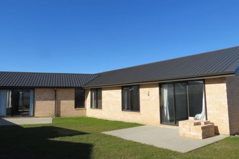 Photo of property in 8 Crabbe Place, Cromwell, 9310