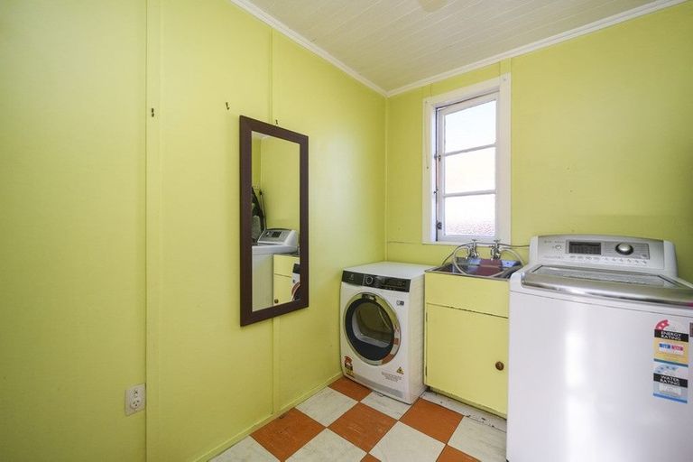 Photo of property in 19 Franklin Avenue, Hokowhitu, Palmerston North, 4410