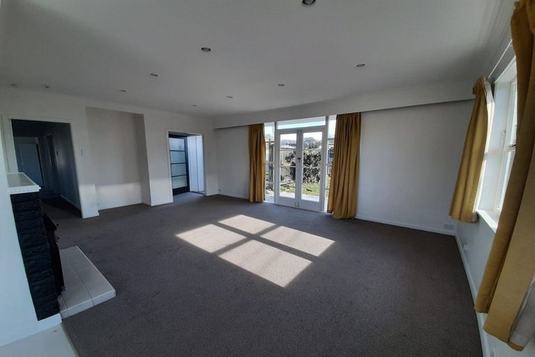 Photo of property in 26 Crawford Avenue, Mangere Bridge, Auckland, 2022