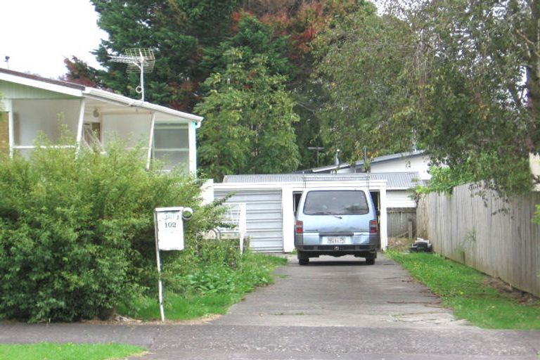 Photo of property in 1/102 Te Atatu Road, Te Atatu South, Auckland, 0610