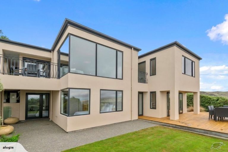 Photo of property in 2/272 Major Hornbrook Road, Mount Pleasant, Christchurch, 8081