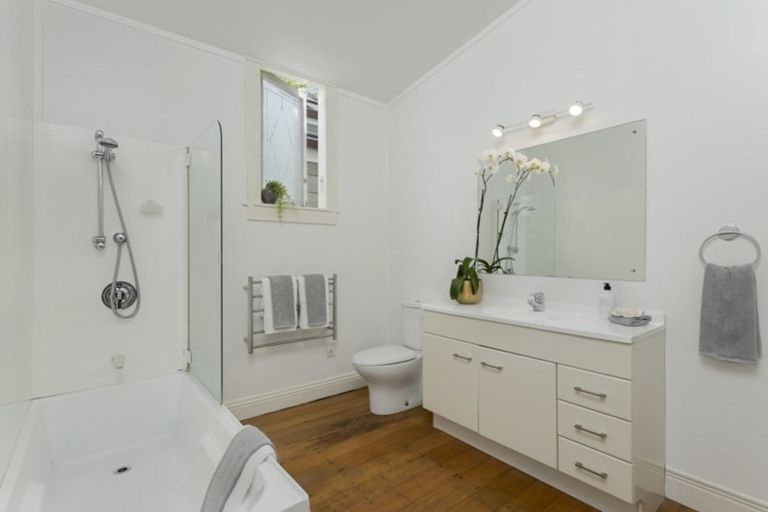 Photo of property in 67 Albert Road, Devonport, Auckland, 0624