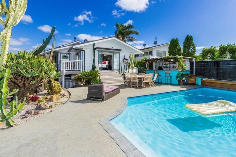 Photo of property in 11 Eric Price Avenue, Takapuna, Auckland, 0620