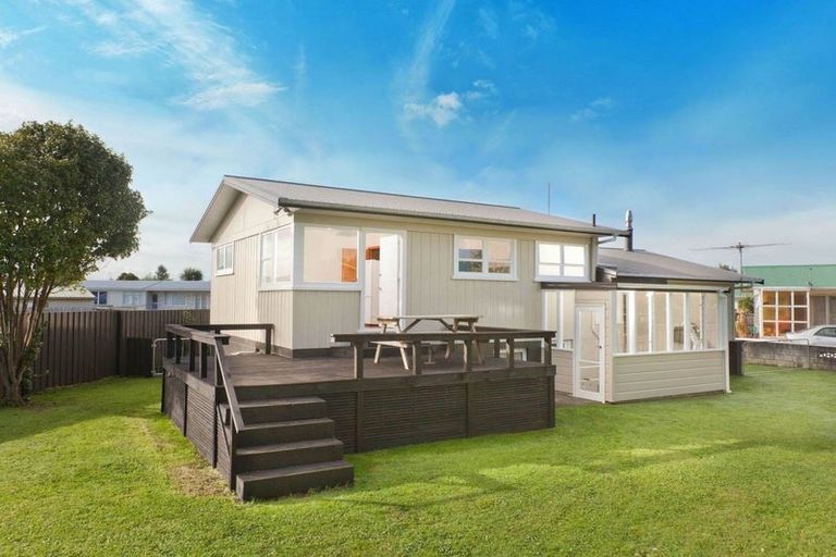 Photo of property in 18 Duke Avenue, Pukekohe, 2120