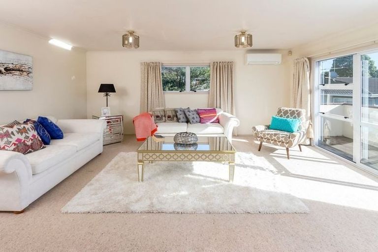 Photo of property in 2/7 Gossamer Drive, Pakuranga Heights, Auckland, 2010