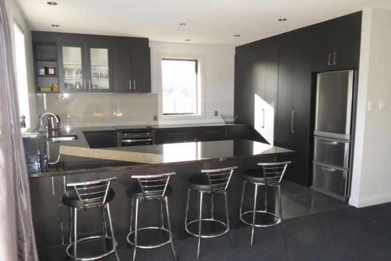 Photo of property in 8 Crabbe Place, Cromwell, 9310