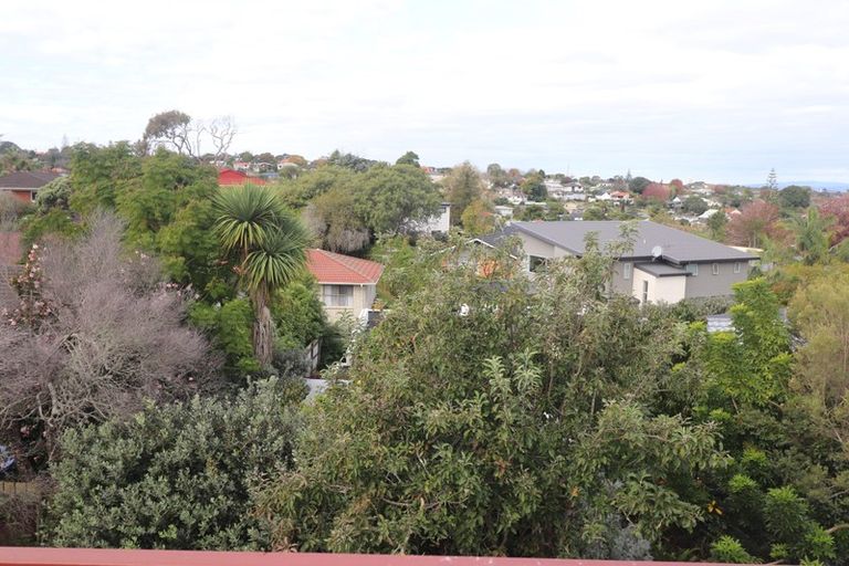 Photo of property in 2/177 Forrest Hill Road, Forrest Hill, Auckland, 0620