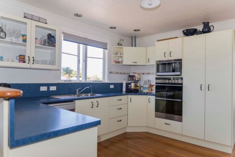 Photo of property in 17 Smith Street, Dannevirke, 4930