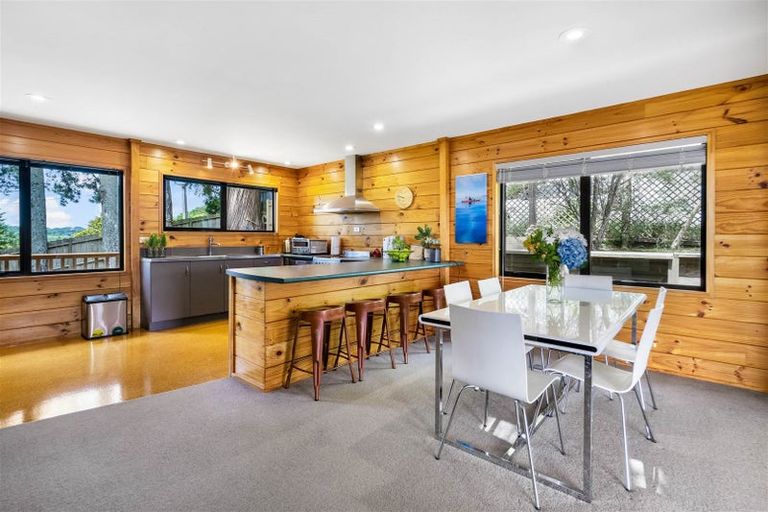 Photo of property in 3 Tawhana Crescent, Red Beach, 0932