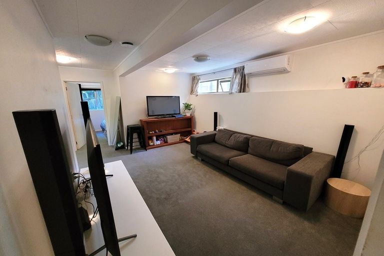 Photo of property in 69 Lynn Road, Bayview, Auckland, 0629