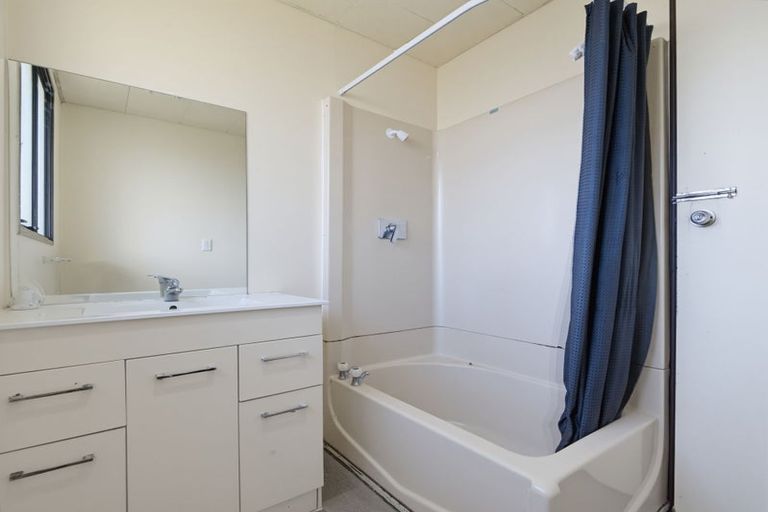 Photo of property in 101a Pohutukawa Drive, Owhata, Rotorua, 3010