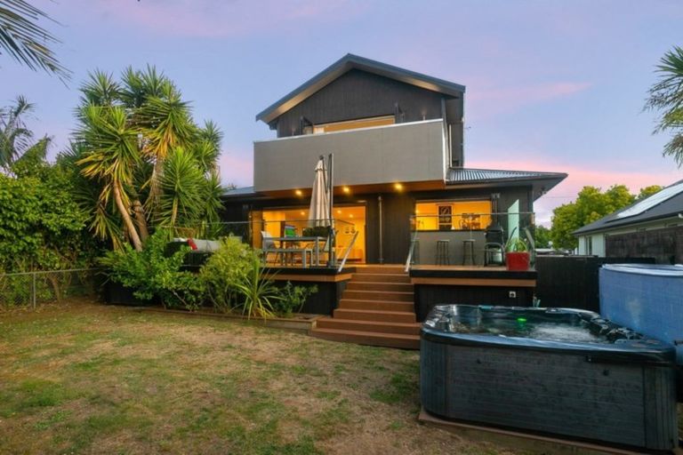Photo of property in 23 Humariri Street, Point Chevalier, Auckland, 1022