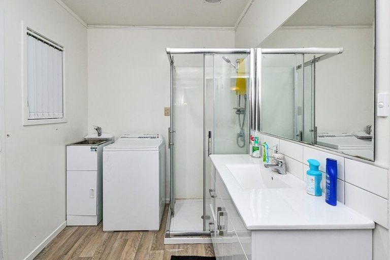 Photo of property in 24 Eugenia Rise, Totara Heights, Auckland, 2105