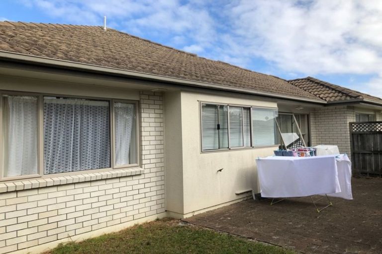 Photo of property in 39 Delmont Close, East Tamaki Heights, Auckland, 2016