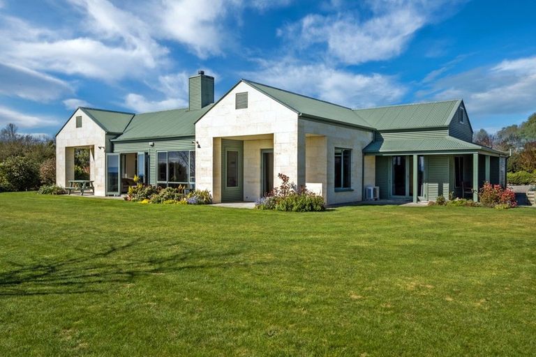 Property details for 170 Spur Road, Hadlow, Timaru, 7975