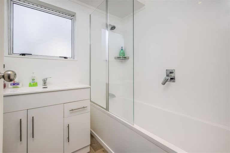 Photo of property in 47 Dungarvon Place, Clendon Park, Auckland, 2103