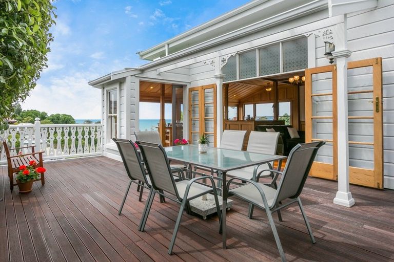 Photo of property in 18 Sealy Road, Bluff Hill, Napier, 4110