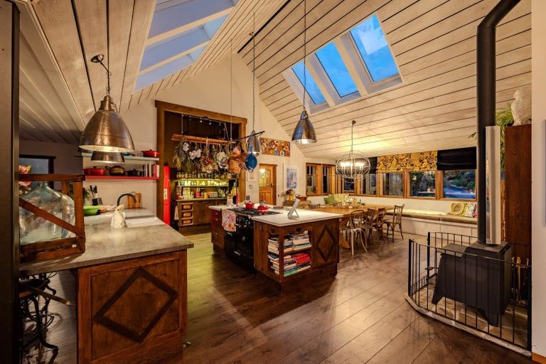 Photo of property in 270 Beacon Point Road, Wanaka, 9305