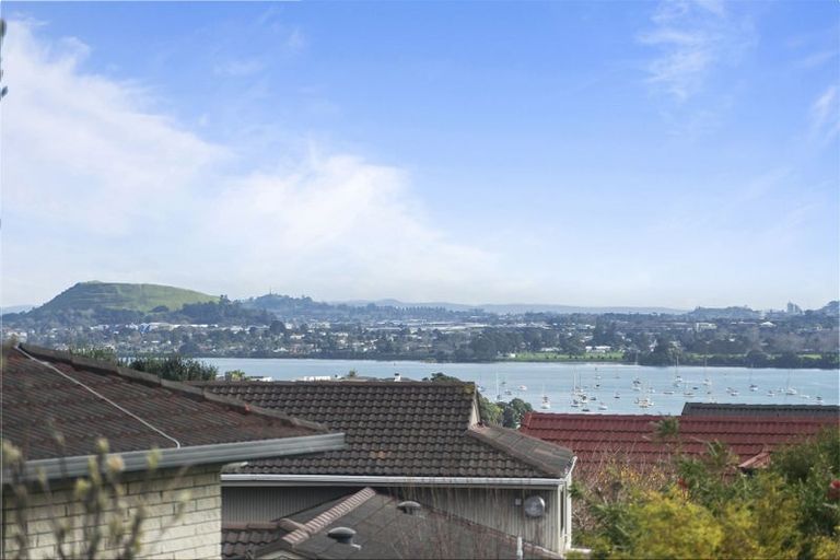 Photo of property in 1/62 Sorrel Crescent, Bucklands Beach, Auckland, 2012