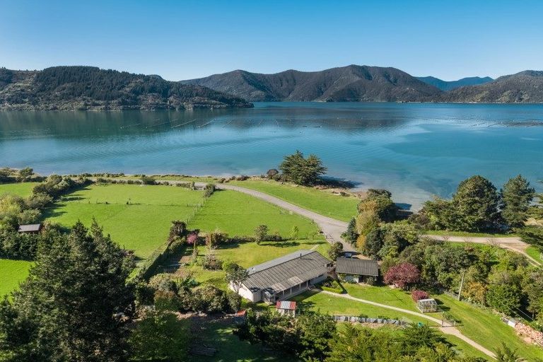 Photo of property in 5804 Kenepuru Road, Waitaria Bay, Picton, 7282