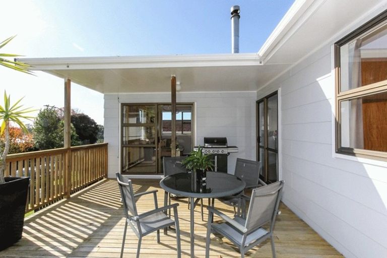 Photo of property in 9 Elgin Grove, Merrilands, New Plymouth, 4312