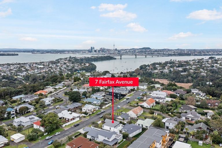 Photo of property in 7 Fairfax Avenue, Northcote, Auckland, 0627