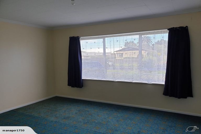 Photo of property in 120 Cornfoot Street, Castlecliff, Whanganui, 4501