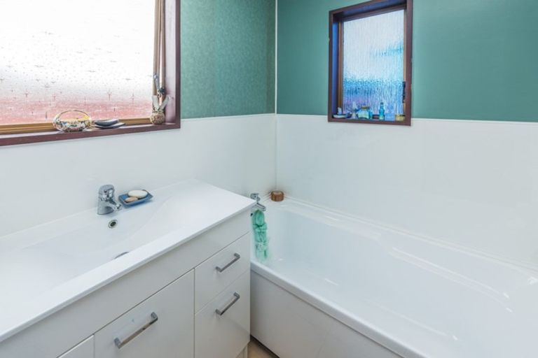 Photo of property in 56 Exeter Crescent, Springvale, Whanganui, 4501