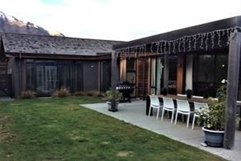 Photo of property in 6 Buckler Court, Jacks Point, Queenstown, 9371