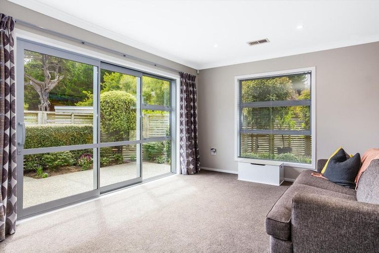 Photo of property in 6 Shoal Place, Whitby, Porirua, 5024