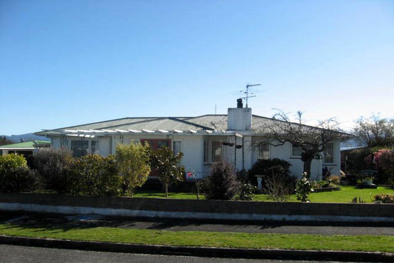 Photo of property in 11 Barrett Place, Carterton, 5713