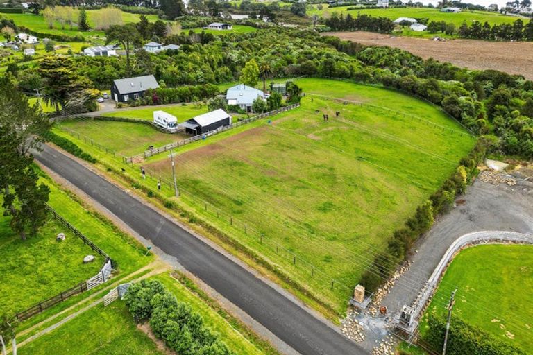 Photo of property in 42 Boyd Road, Clarks Beach, Pukekohe, 2679