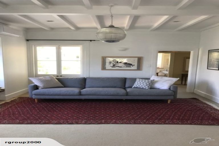 Photo of property in 18 Gladstone Road, Bluff Hill, Napier, 4110