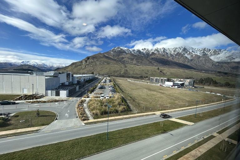 Photo of property in Wyndham Gardens Apartments, 30 Red Oaks Drive, Frankton, Queenstown, 9300