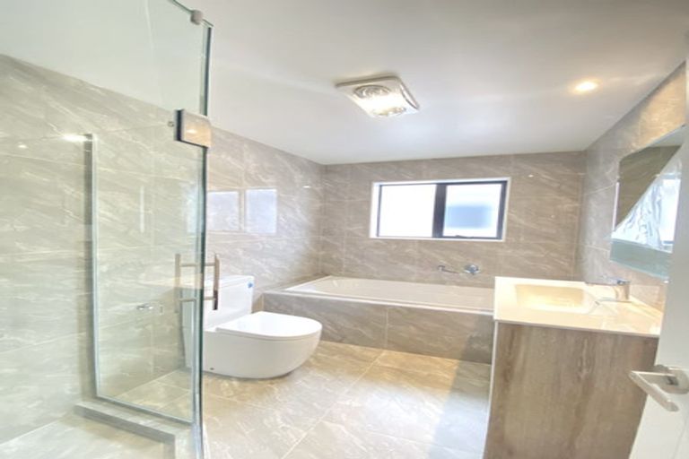 Photo of property in 17 Woven Place, Karaka, Papakura, 2113