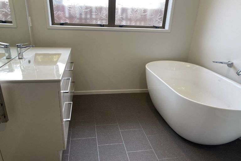 Photo of property in 15 Church Road, Taradale, Napier, 4112