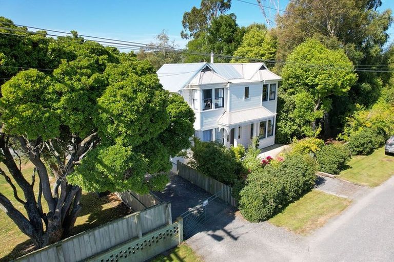 Photo of property in 301 Kaitangata Highway, Stirling, 9231