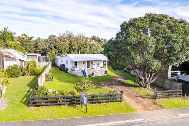 Photo of property in 11 Margaret Street, Mangawhai Heads, Mangawhai, 0505