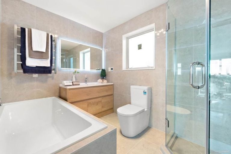 Photo of property in 297 Swanson Road, Ranui, Auckland, 0612